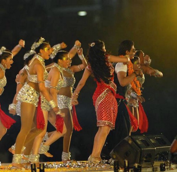 Shriya & SRK Performing At IPL Opening Ceremony