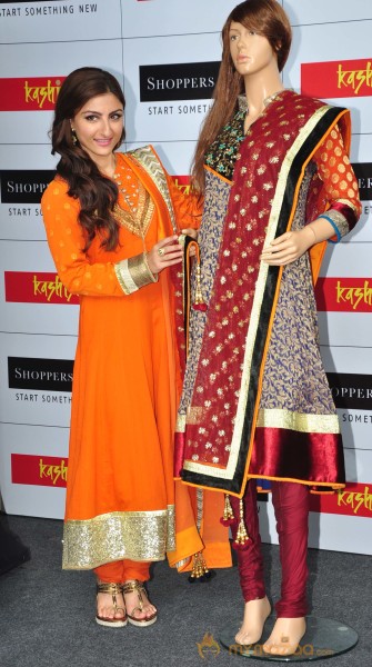 Soha Launch Shoppers Stop's Salwaar Kameez & Kurti Fest 