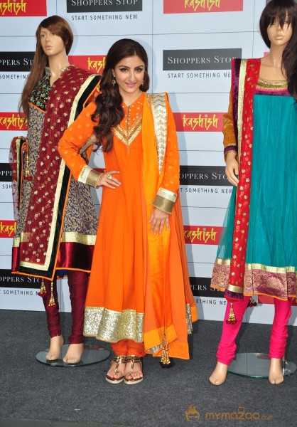 Soha Launch Shoppers Stop's Salwaar Kameez & Kurti Fest 