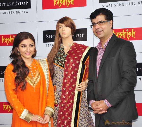 Soha Launch Shoppers Stop's Salwaar Kameez & Kurti Fest 