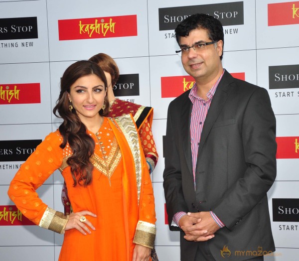 Soha Launch Shoppers Stop's Salwaar Kameez & Kurti Fest 