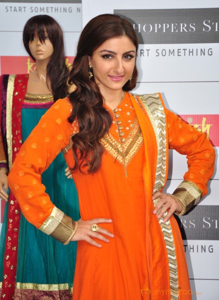 Soha Launch Shoppers Stop's Salwaar Kameez & Kurti Fest 