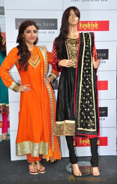 Soha Launch Shoppers Stop's Salwaar Kameez & Kurti Fest 