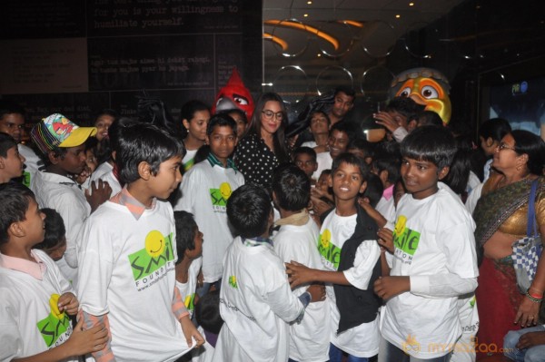 Sonakshi  At RIO 2 Special Screening 