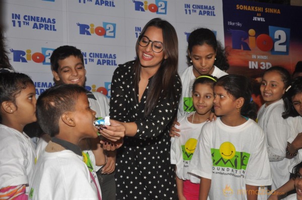 Sonakshi  At RIO 2 Special Screening 