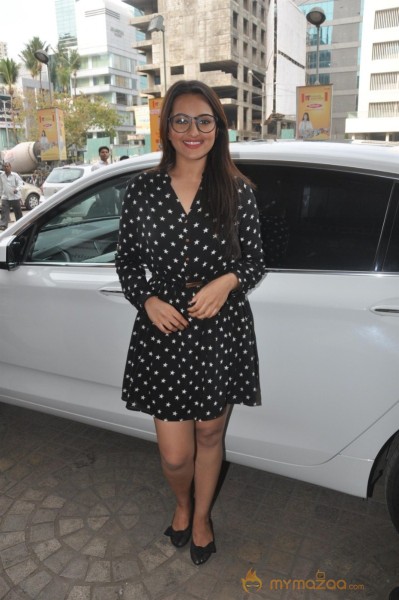 Sonakshi  At RIO 2 Special Screening 