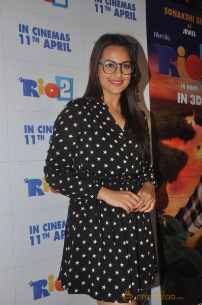 Sonakshi  At RIO 2 Special Screening 