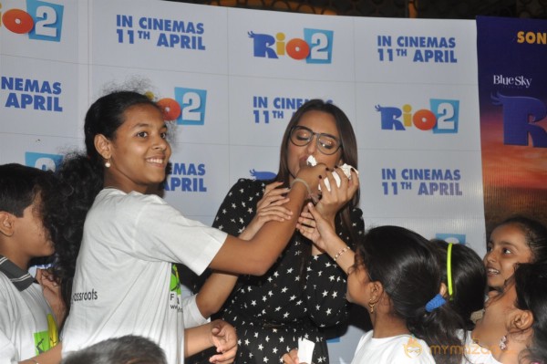 Sonakshi  At RIO 2 Special Screening 