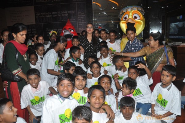 Sonakshi  At RIO 2 Special Screening 