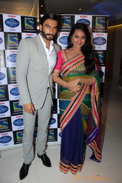 Sonakshi & Ranveer At Indian Idol Junior 