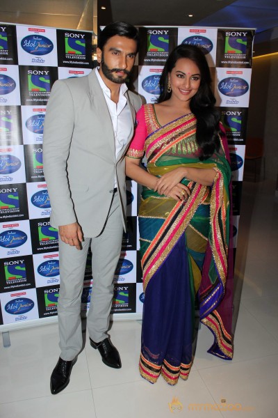 Sonakshi & Ranveer At Indian Idol Junior 