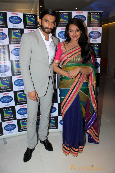 Sonakshi & Ranveer At Indian Idol Junior 