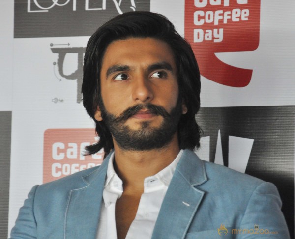 Sonakshi-Ranveer Promote Lootera at Cafe Coffee Day Photos 