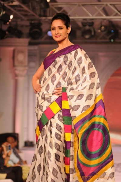 Sonakshi Sinha Latest Rampwalk Photos