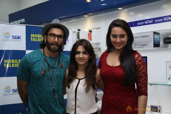 Sonakshi Sinha & Ranveer Singh At Samsung Store  