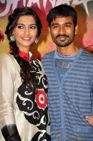 Sonam Kapoor & Dhanush At Reliance Digital Event 