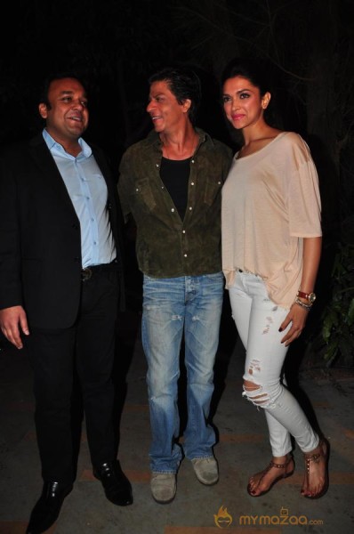 SRK-Deepika At Zee Cine Awards 2013 Announcement