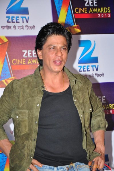 SRK-Deepika At Zee Cine Awards 2013 Announcement