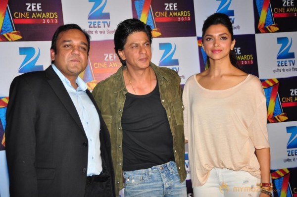 SRK-Deepika At Zee Cine Awards 2013 Announcement