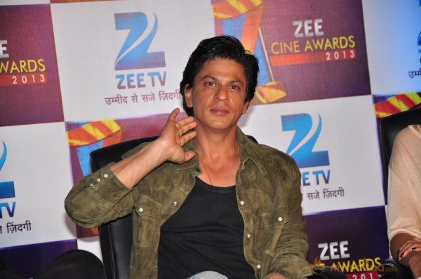 SRK-Deepika At Zee Cine Awards 2013 Announcement