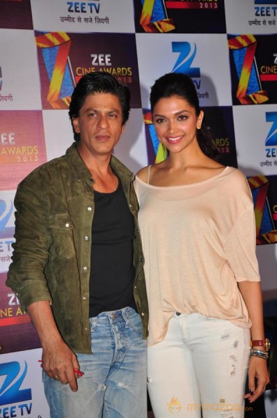 SRK-Deepika At Zee Cine Awards 2013 Announcement
