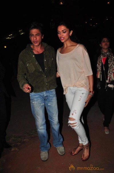 SRK-Deepika At Zee Cine Awards 2013 Announcement