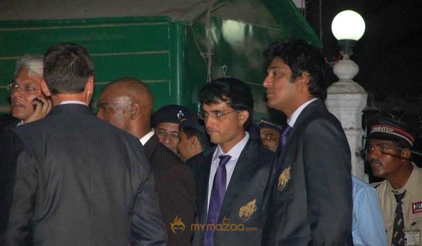 SRK and Brian Lara at IPL red carpet last night-Gallery