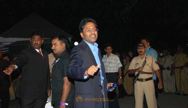 SRK and Brian Lara at IPL red carpet last night-Gallery