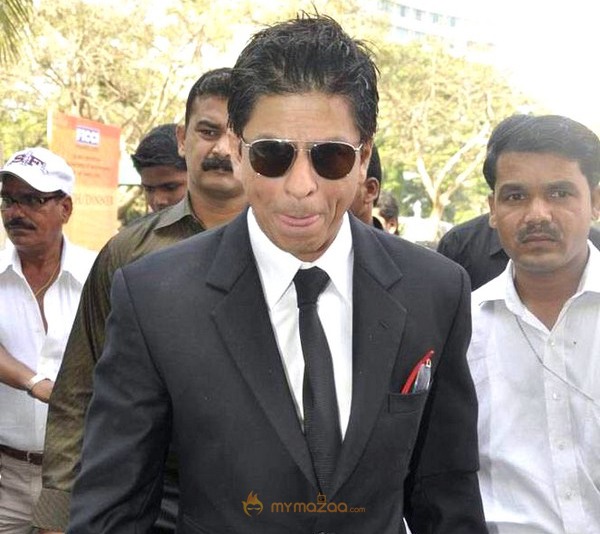 SRK, Katrina and Victoria (Dutch) at FICCI