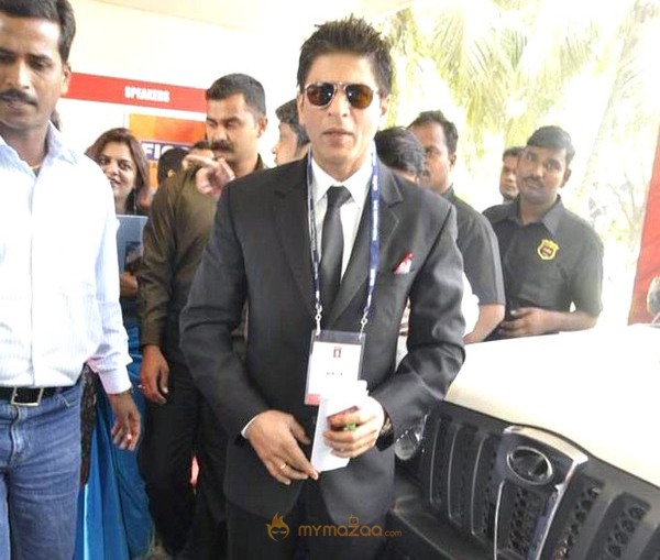 SRK, Katrina and Victoria (Dutch) at FICCI