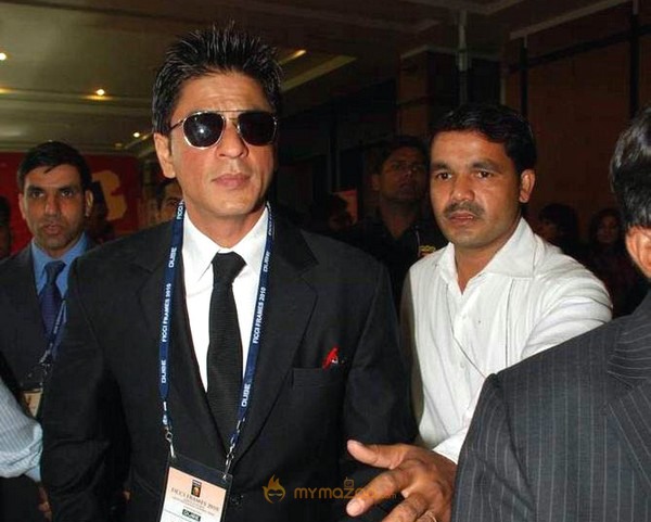 SRK, Katrina and Victoria (Dutch) at FICCI