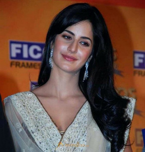SRK, Katrina and Victoria (Dutch) at FICCI