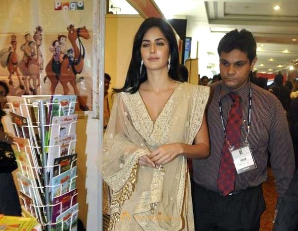 SRK, Katrina and Victoria (Dutch) at FICCI