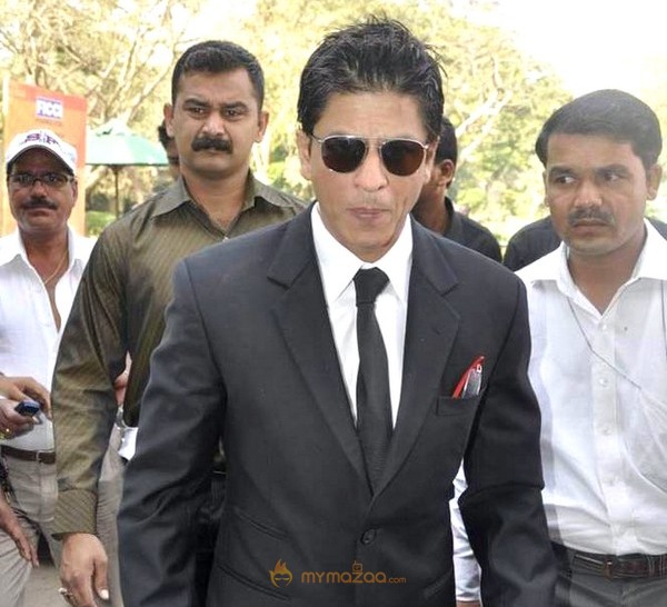 SRK, Katrina and Victoria (Dutch) at FICCI