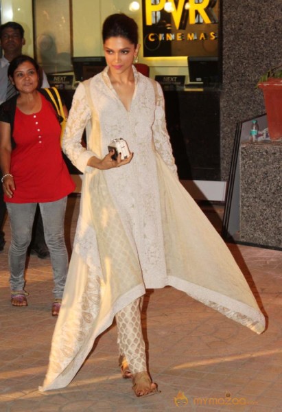 Stars At Yeh Jawaani Hai Deewani Special Screening At PVR  