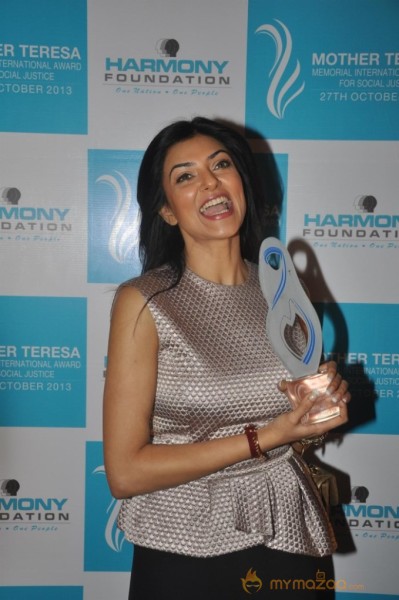 Sushmita Sen At Mother Teresa Memorial Awards