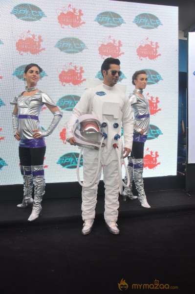Varun Dhawan Launches Dark Roller Coaster Photos 