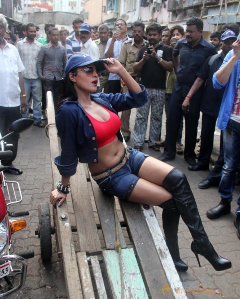 Veena Malik Promoting Their Movie Zindagi 50-50 