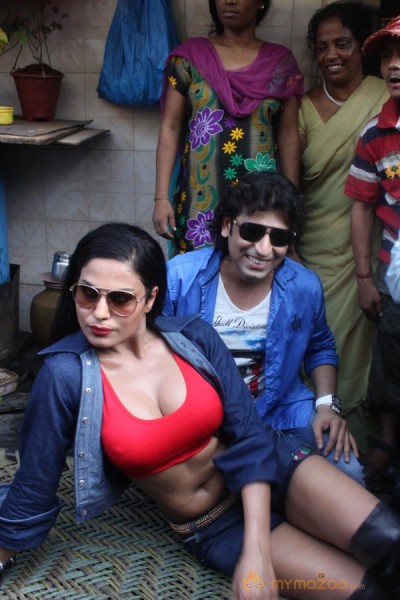 Veena Malik Promoting Their Movie Zindagi 50-50 