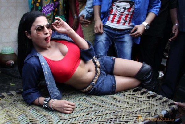 Veena Malik Promoting Their Movie Zindagi 50-50 