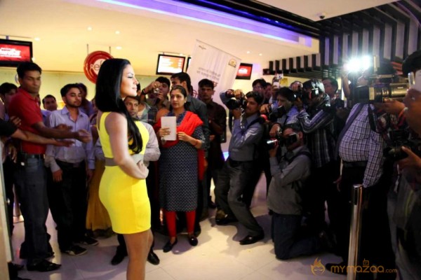 Veena Malik promotion of movie Zindagi 5050 