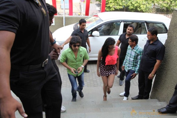 Veena Malik Rocks Kolkata The City Of Joy Event 