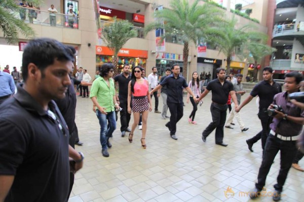 Veena Malik Rocks Kolkata The City Of Joy Event 