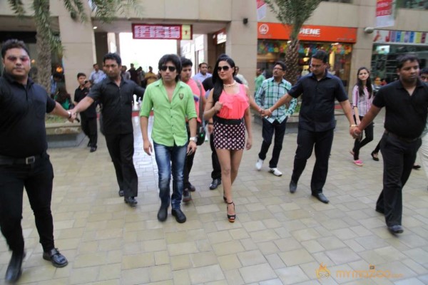 Veena Malik Rocks Kolkata The City Of Joy Event 