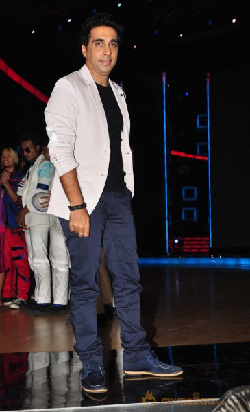 Vidya Balan & Emraan At India's Dancing Superstar 