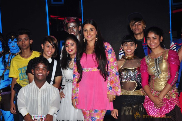 Vidya Balan & Emraan At India's Dancing Superstar 