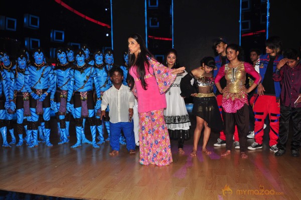 Vidya Balan & Emraan At India's Dancing Superstar 