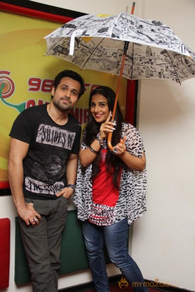  Vidya Balan & Emraan At Radio Mirchi studio  
