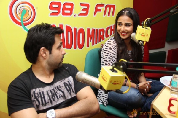  Vidya Balan & Emraan At Radio Mirchi studio  