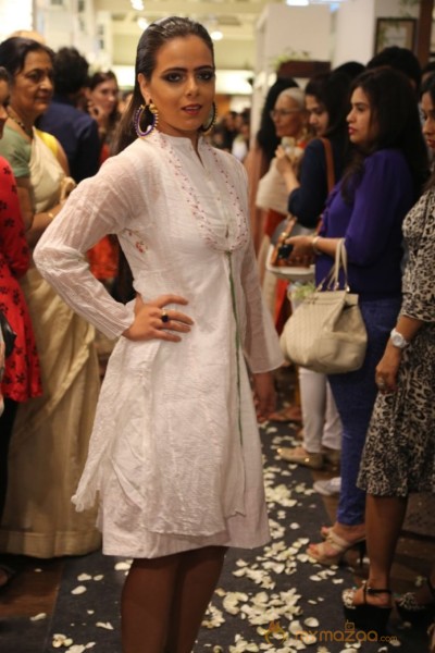 Wild Garden Tea Party Fashion Show Photos